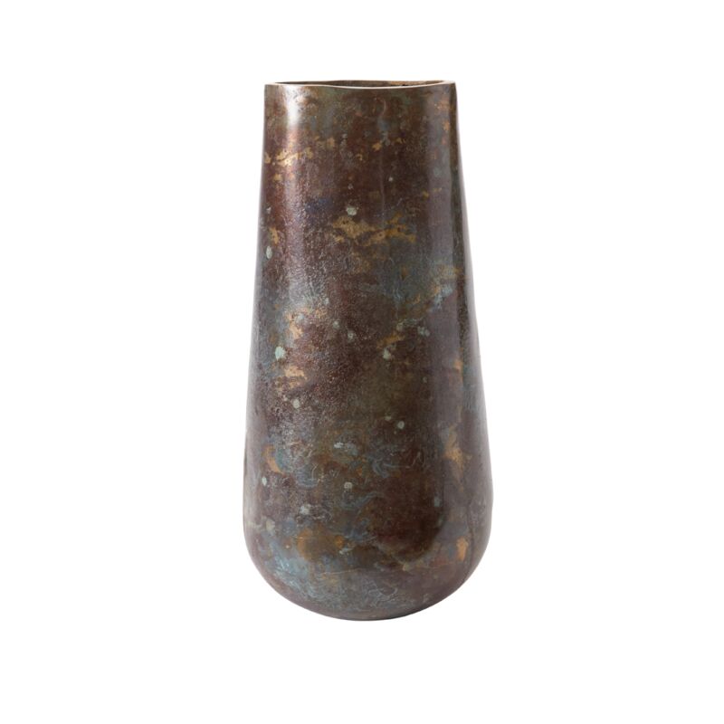 Alister Vase